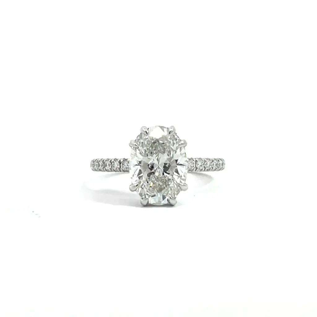 Anillo 14kt Oro Blanco Diamante de Laboratorio Corte Oval 3.00ct