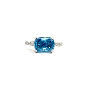 Anillo 14kt Oro Blanco con Diamante de Laboratorio Azul Cushion 2.50ct